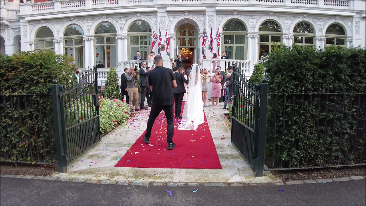 We saw Wedding Party in Mandarin Oriental Hotel on Knightsbridge near Hyde Park in London  [4K UHD]