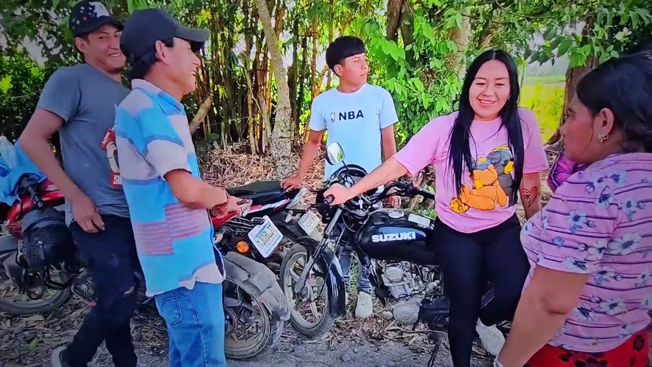Chentia le voló r7ata a Trucha xq mientras ella se pego su. Chenta se fue a Desmadr4r en la moto 