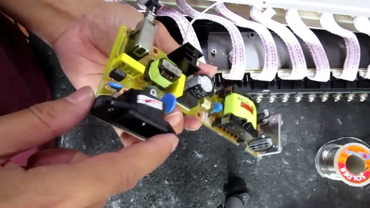 8 CHANNEL HIGH POWER HEADPHONE MIXING & DISTRIBUTION AMP MODEL HA8000 BEHRINGER-KERUSAKAN MATI HIDUP