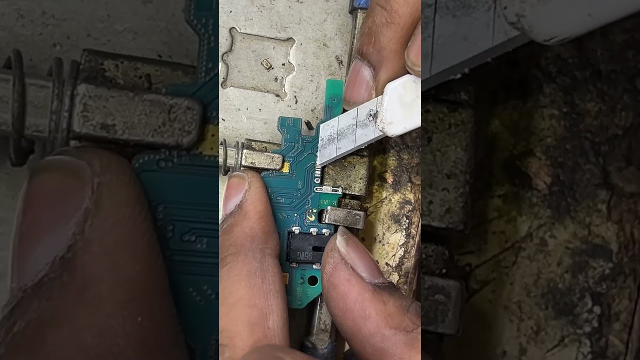 Mobile repairing #autoblogging #chargingport #blog #repair #autoblog #phoneport #automobile