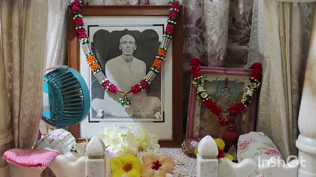 শ্রীপটে যিনি তাঁকে আপন করিয়া লইতে সতত চেষ্টা করিবে। গুরু কৃপাহী কেবলম্ #viralreels#surrender#love