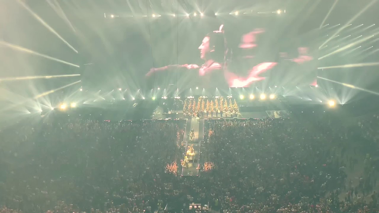 Indochine - le cadeau de Nicola par sa fille Théa - Lille stade pierre Mauroy 22/06/19