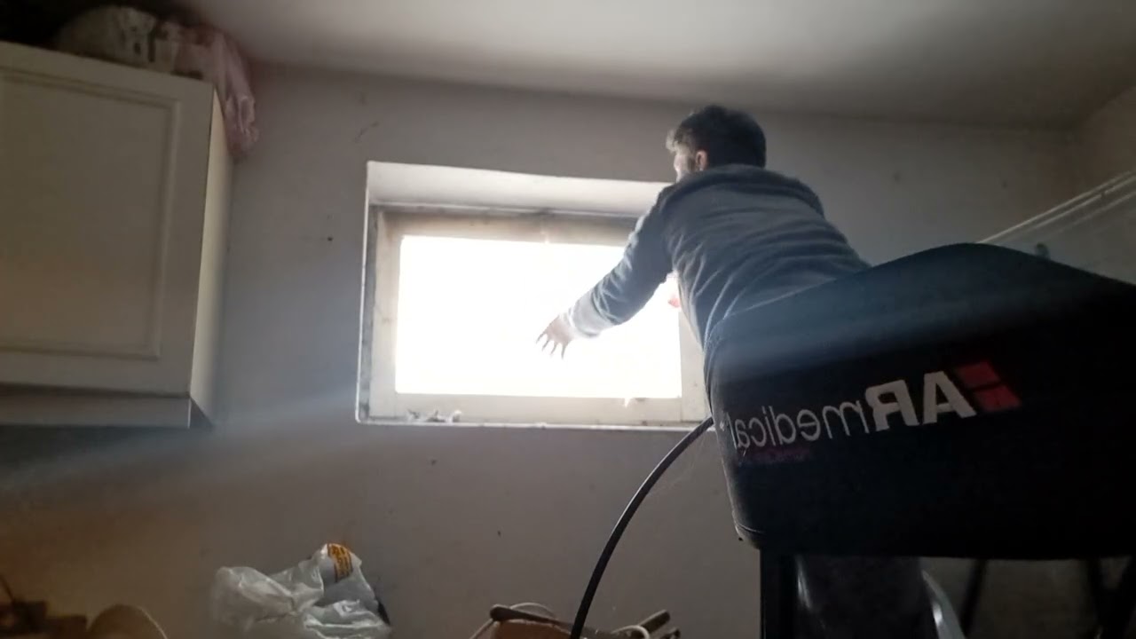 Zamknęłam okno w piwnicy 