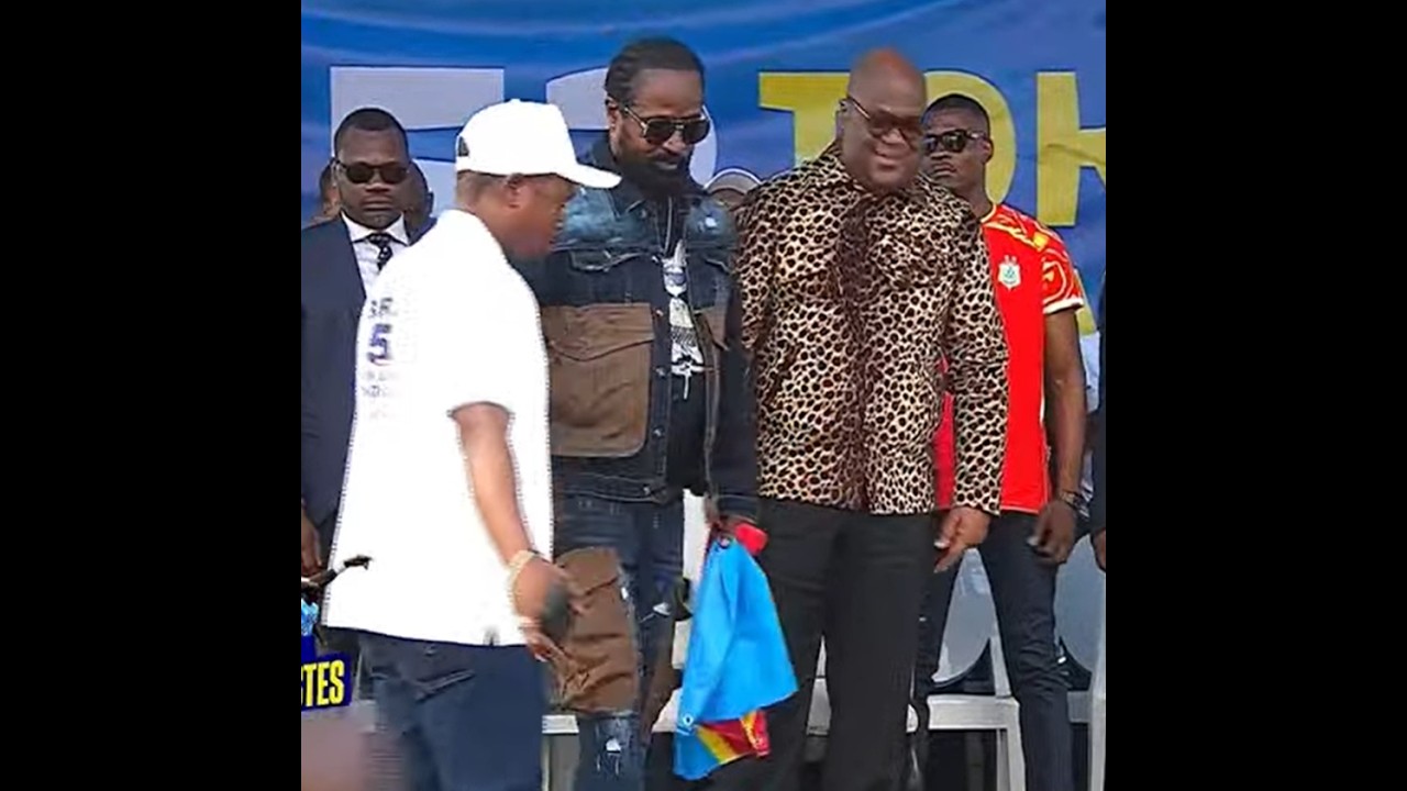 WERRASON LIVE PALAIS DU PEUPLE DEVANT FATSHI BETON RECEPTION DE MONDIALISTES NOS VAILLANT LEOPARD