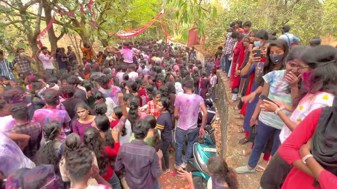 VMK  VERITY DRUM BEAT 🎧❤️‍🔥🎼🔈HOLI CELEBRATIONS @GURUVAYUR #sreekrishnaCollege