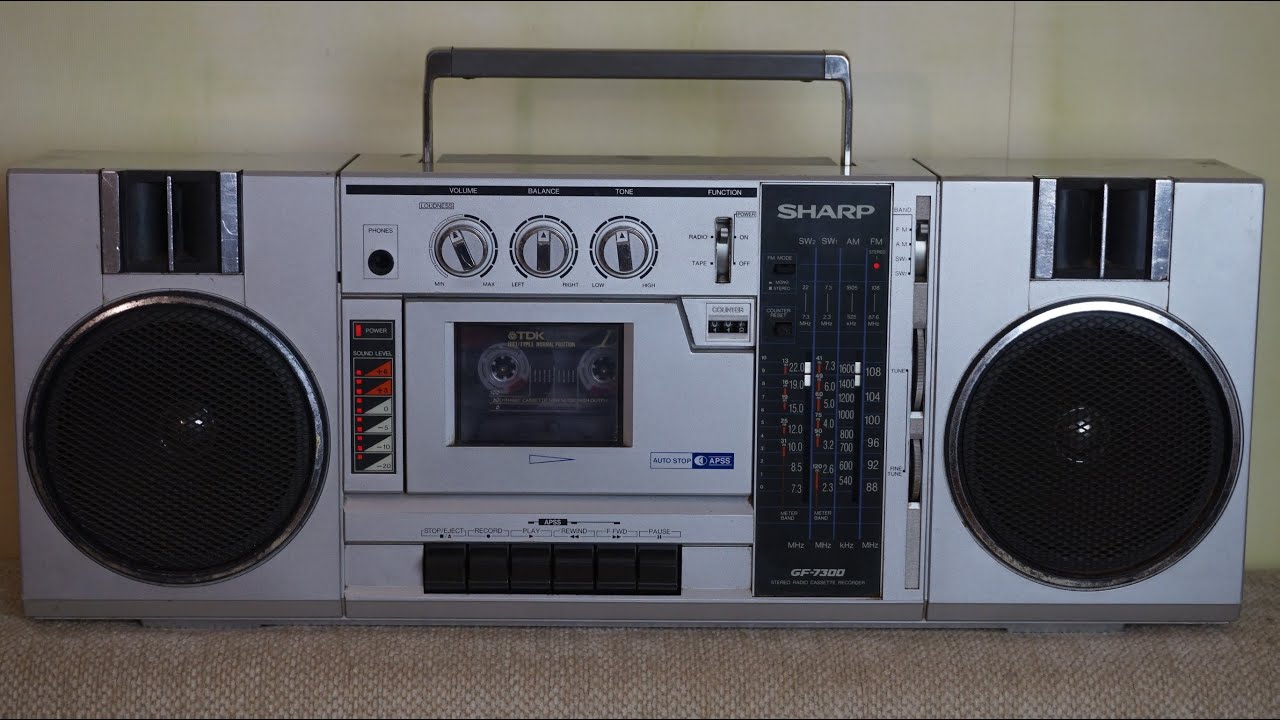 Sharp GF-7300Z. А ничё так. Могло бы быть и хуже