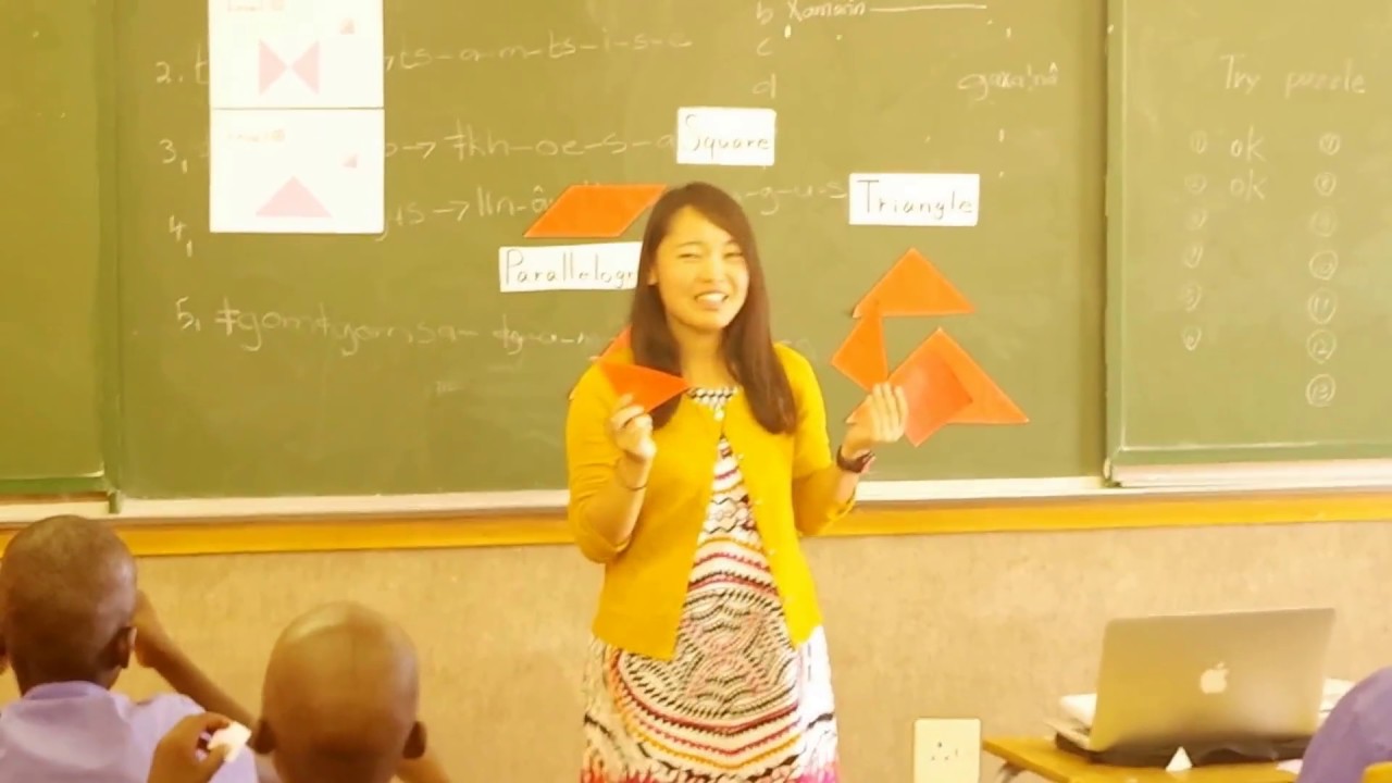 Ms. Ayaka Ishigami in Eddie bowe Primary School(Arts)