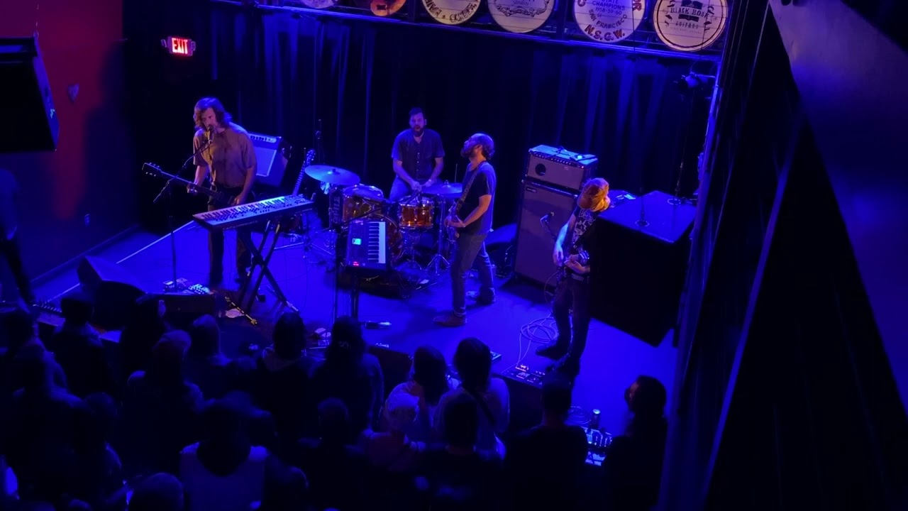 Pile Scaling Walls Live