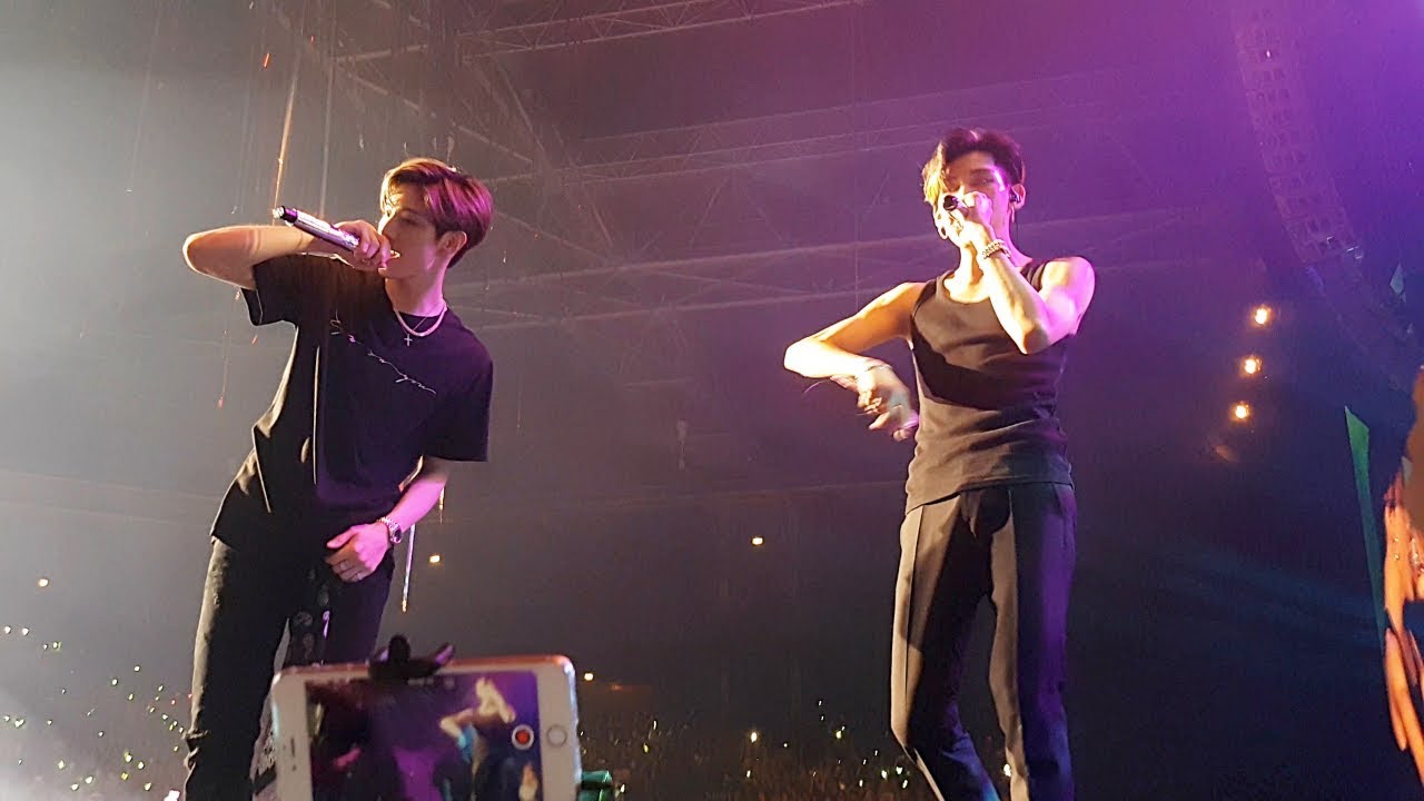 GOT7 (갓세븐) "EYES ON YOU" concert in Paris fancam