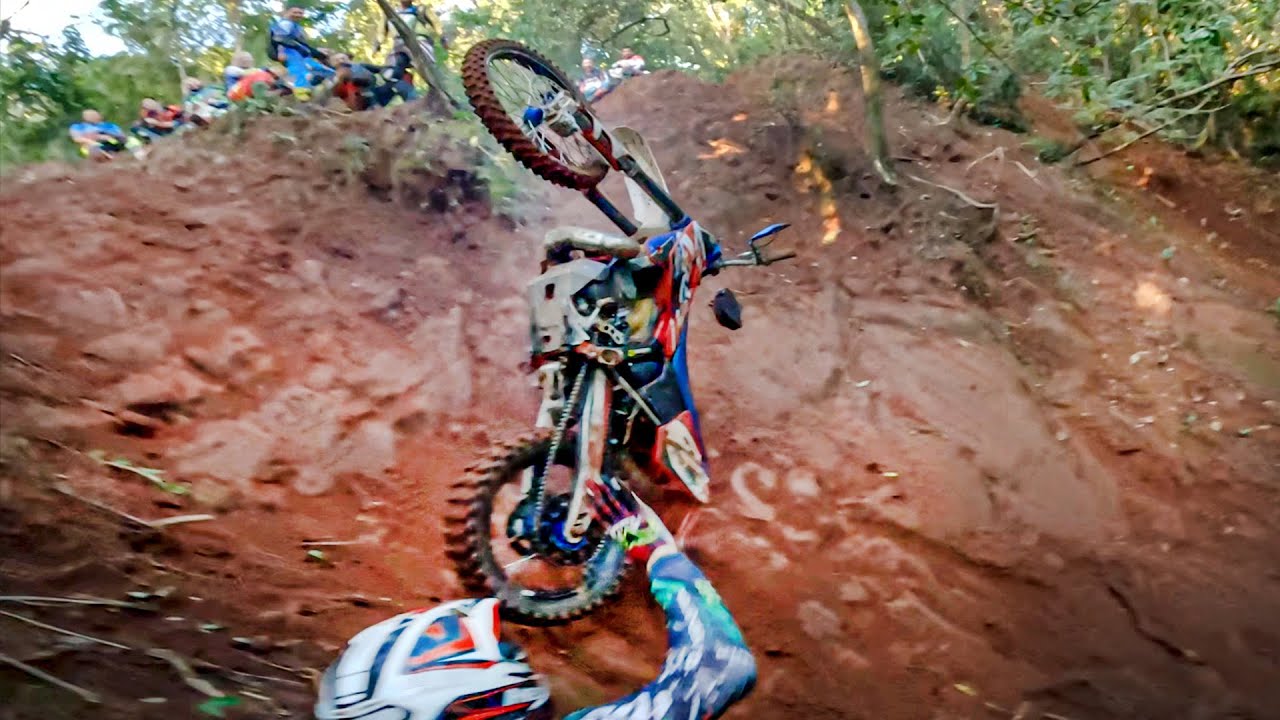 SUBINDO MORRO COM A YZ 250 DOIS TEMPOS