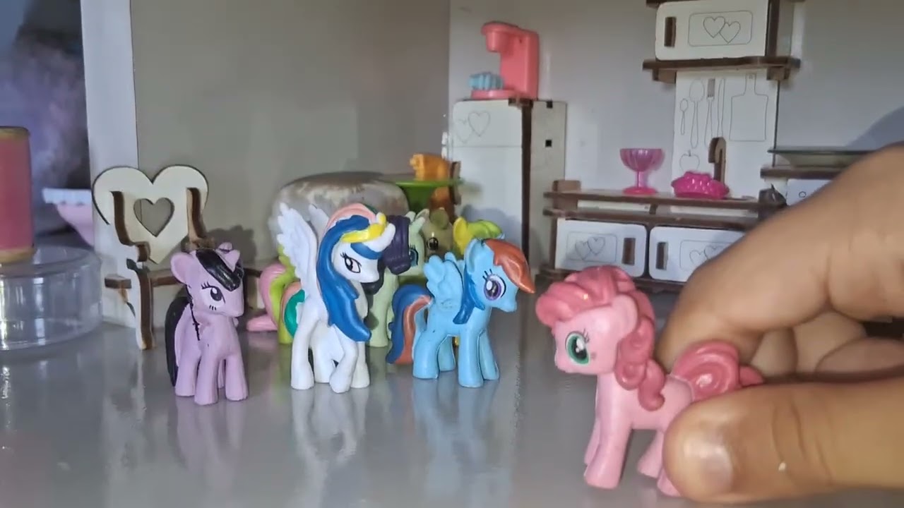 MLP- a promessa de pink pie e princesa celestia *a princesa cadance vai voltar nos vídeos? *