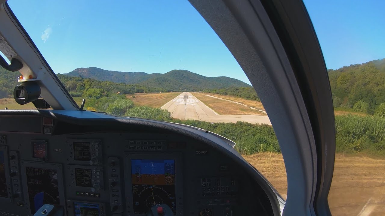 Cessna Citation CJ2+ Cockpit VFR Landing at La Môle/St. Tropez Airport (4K)