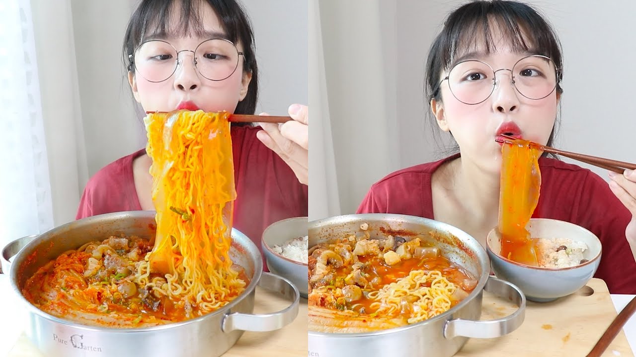 할머니표 김치찌개에 중국당면 먹방 _ 쫄깃쫄깃한 우족이 들어간 김치찌개에 쫄깃한 중당과 라면사리까지👍
