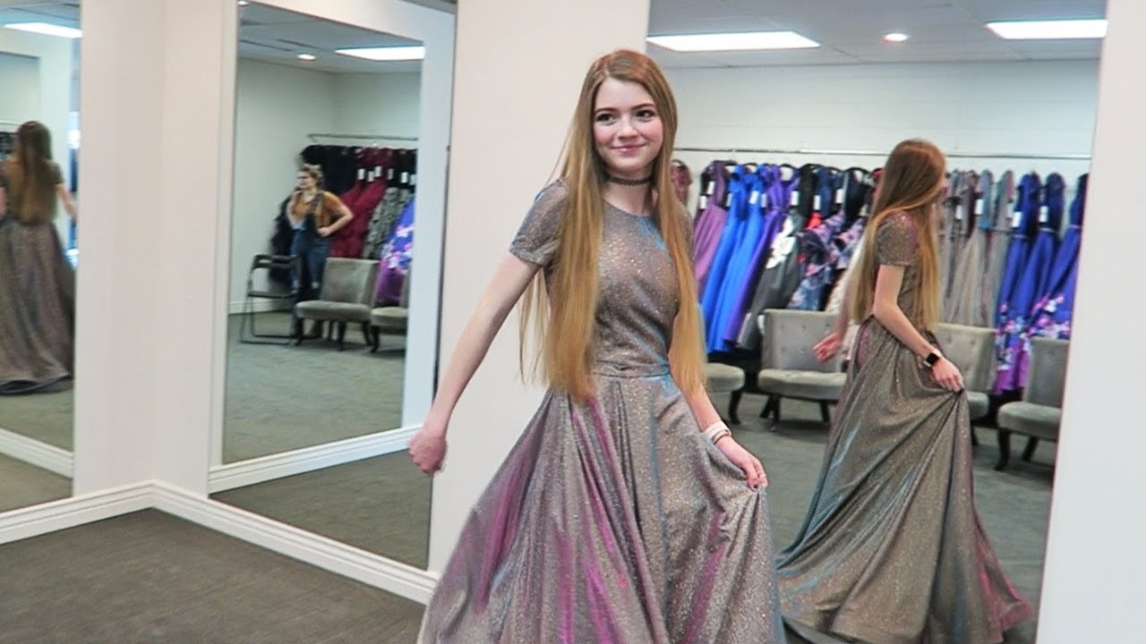 Academic Award Ceremony And Prom Dress Shopping / The Williams