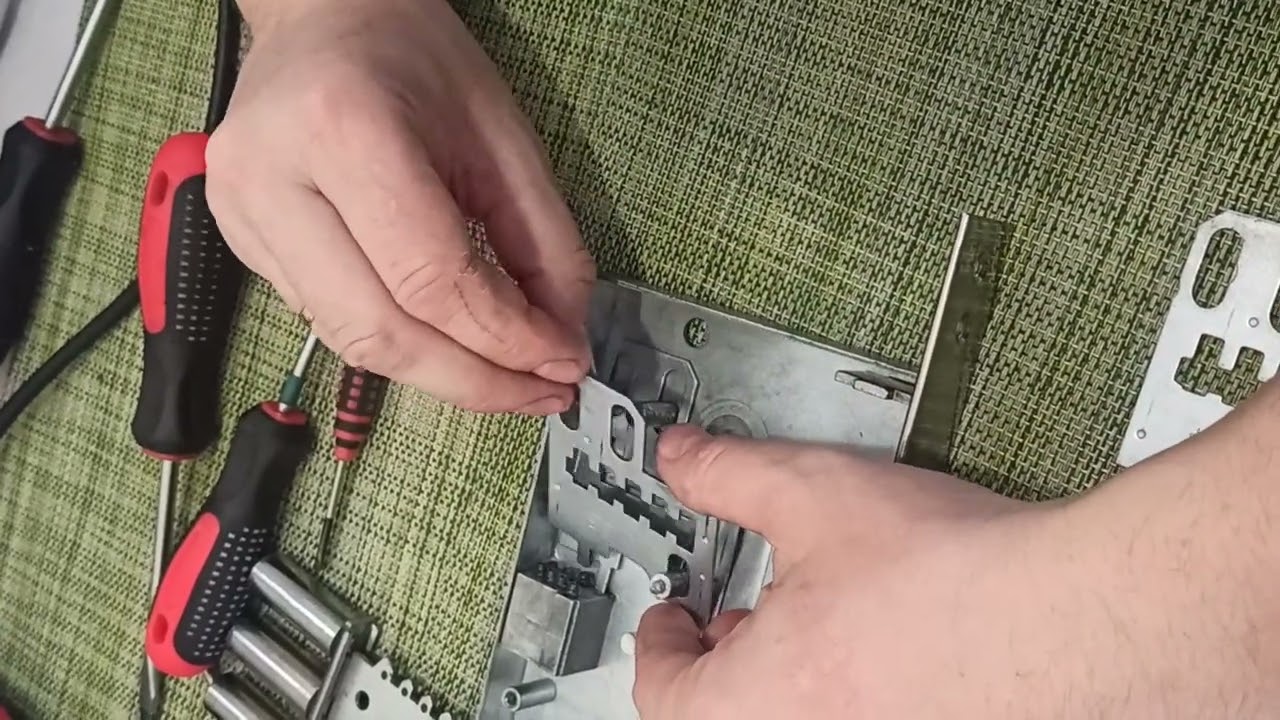 Kale 257,4+4; обзор сувальдного замка.