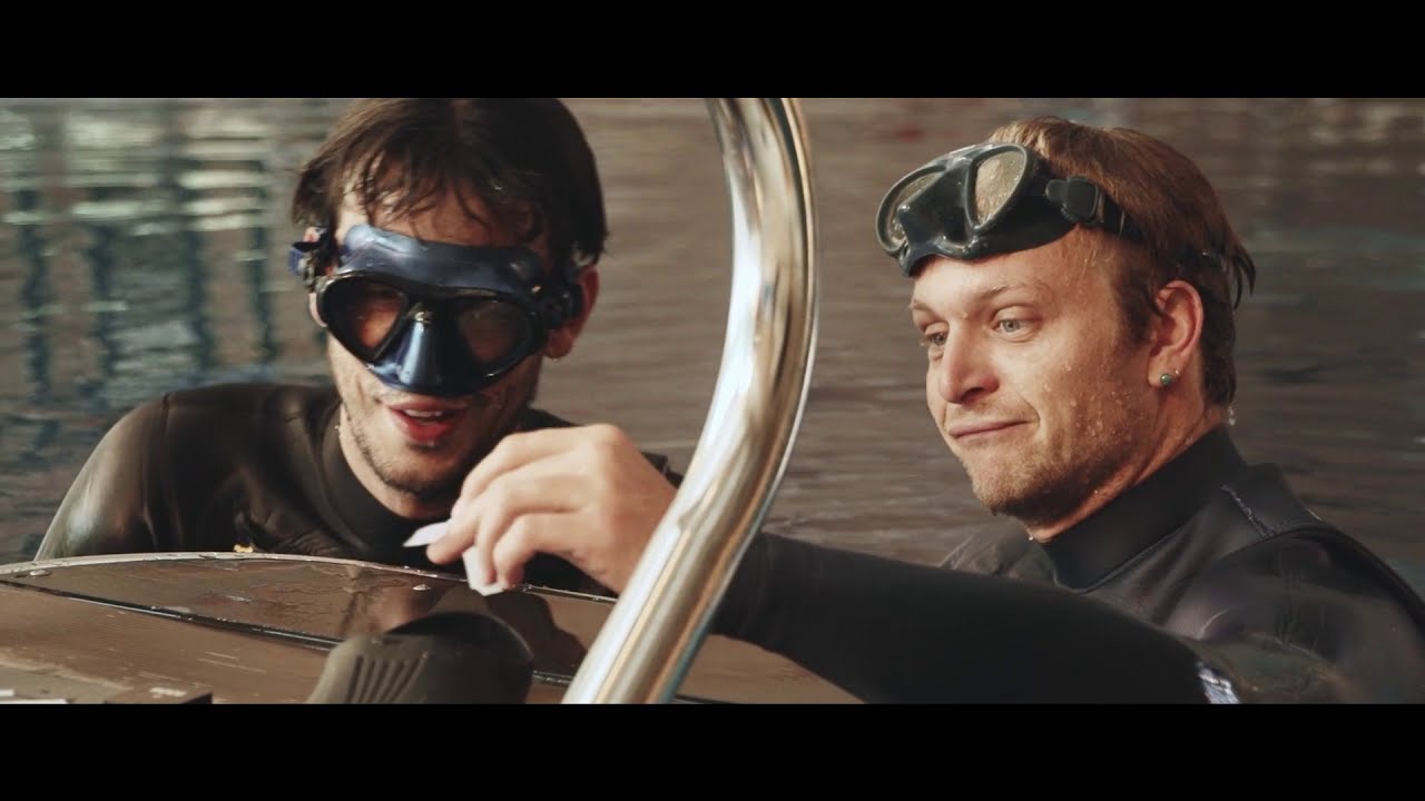 Out of the blue - F. Vernier & S. Davis-Vangelder / AY-ROOP [LABORATOIRE PERMANENT ARTS DU CIRQUE]#4