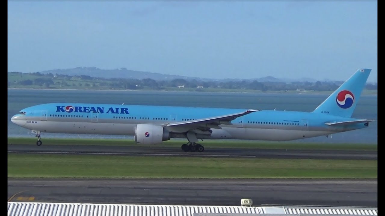 Korean Air B773 Takeoff Auckland Airport || HL7784