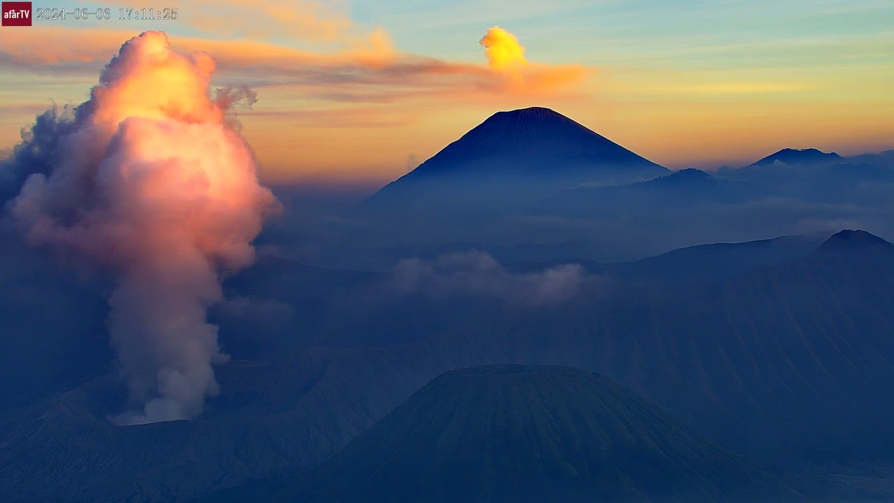 Jun 6, 2024: Spectacular Sunset at Bromo Volcano