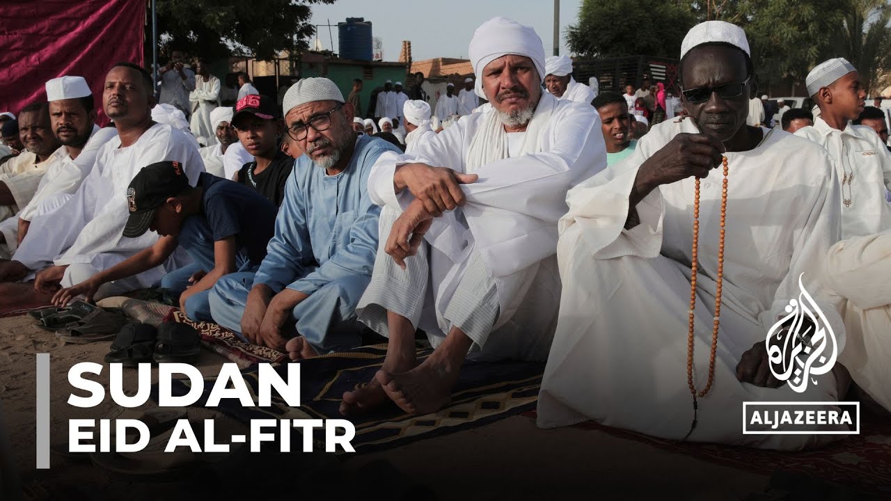 Eid al-Fitr in Sudan: Thousands gather to pray for peace