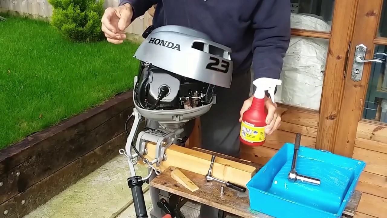 Honda 2.3 hp Outboard Engine Winterisation