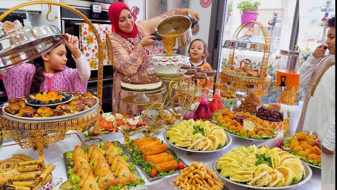 أول فطور رمضان جبتلك كلشي حتى العشاء و السحور مائدة كاملة مملحات كيك بارد تحلية فطائر المقلاة دجاج