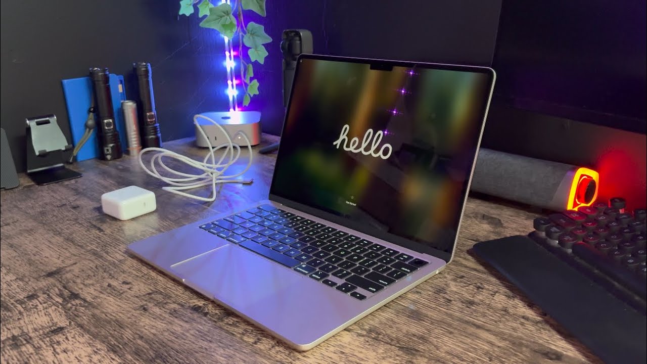 Чип Apple M2: 13-дюймовый ноутбук MacBook Air