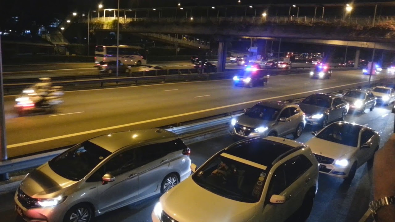 Кортеж Дональда Трампа в Сингапуре 2018. Снимал Сам.  / Donald Trump's Cortege in Singapore 2018