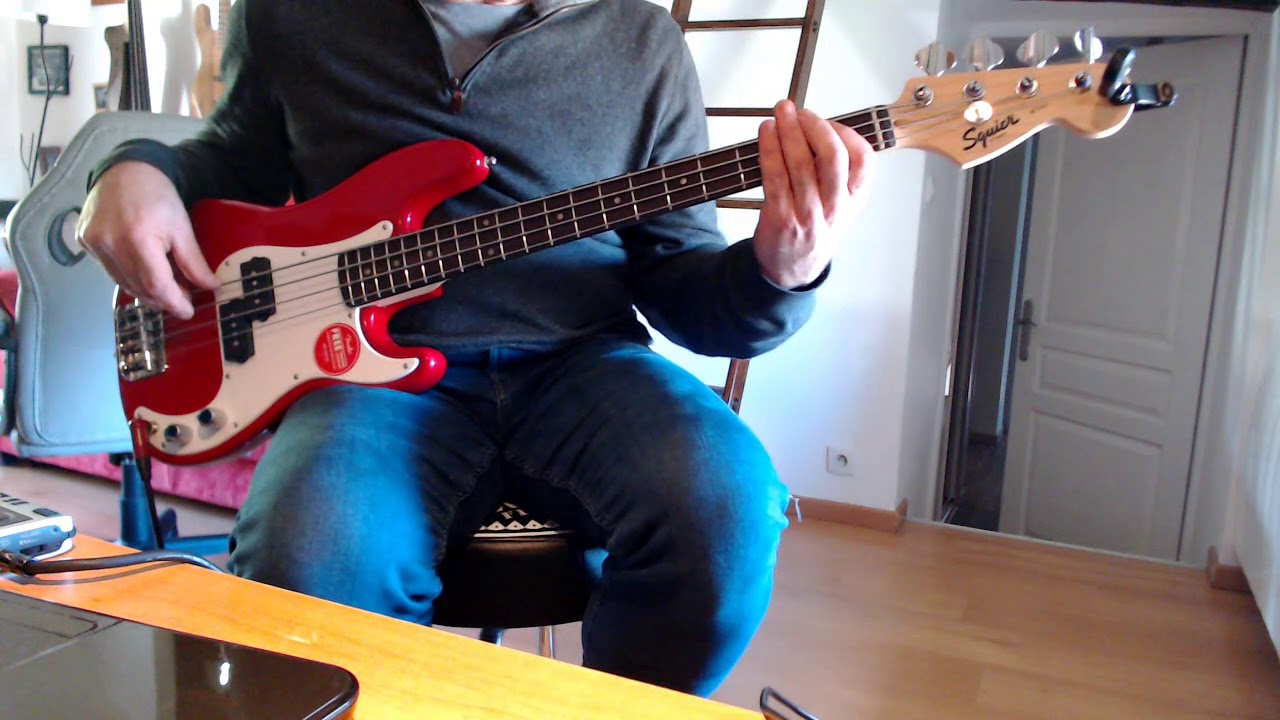 Squier mini precision bass