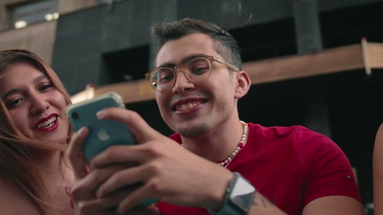 Miriam Flores - Pareces Bendici&oacute;n (Official Video)