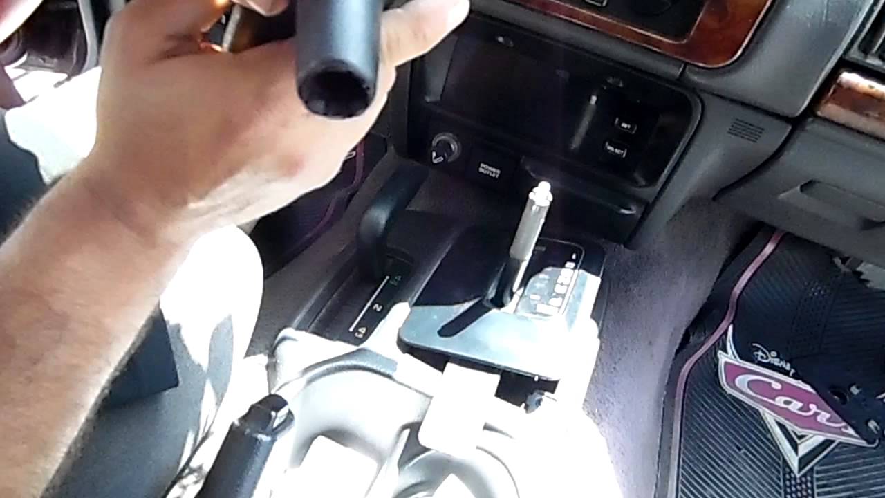 Retirar el pomo de la palanca de la Grand Cherokee