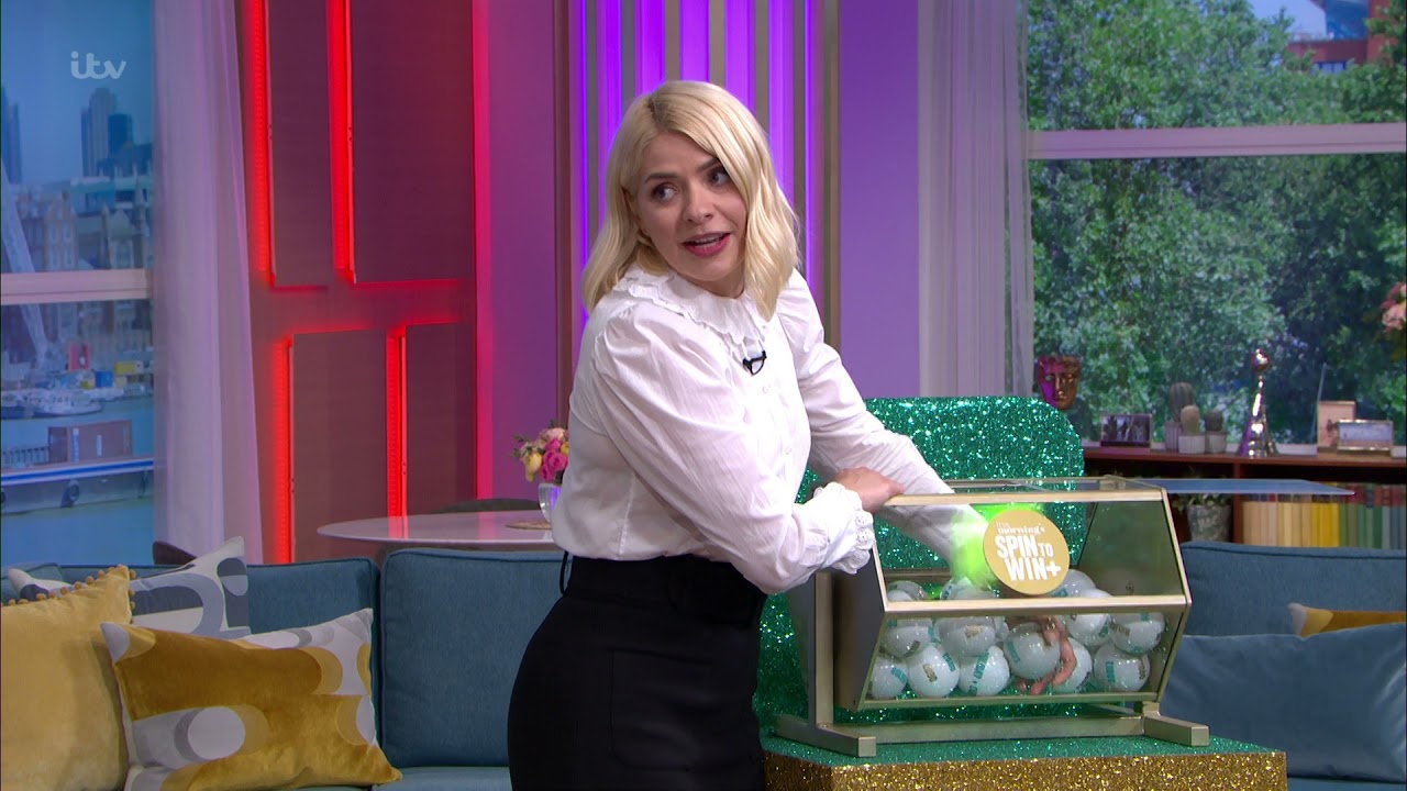 Holly Willoughby - Spin to win - 20210427