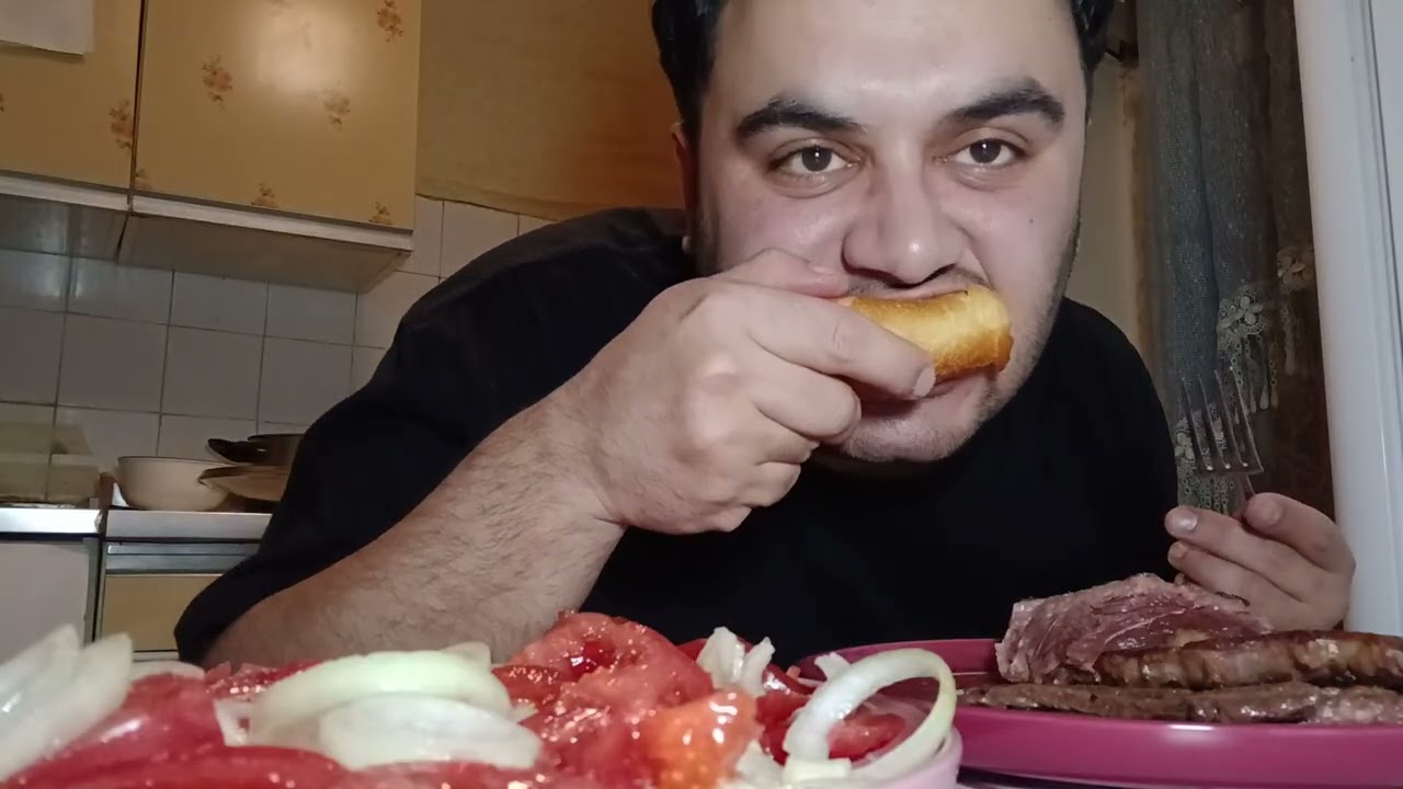 Mukbang|Мукбанг три вида стейка и Луковый салат|Первая волна хейта в мой адрес 