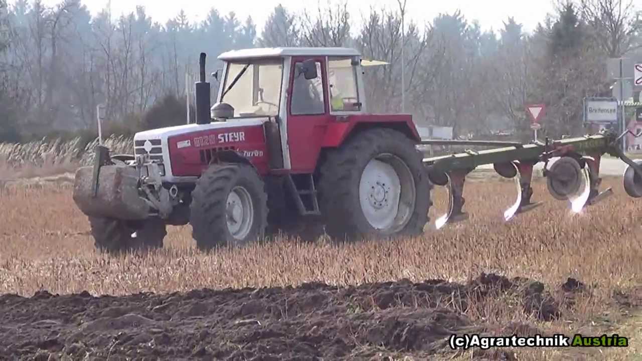 Steyr 8120 Turbo pflügt mit einem Heger Delphin die Winterbegrünung
