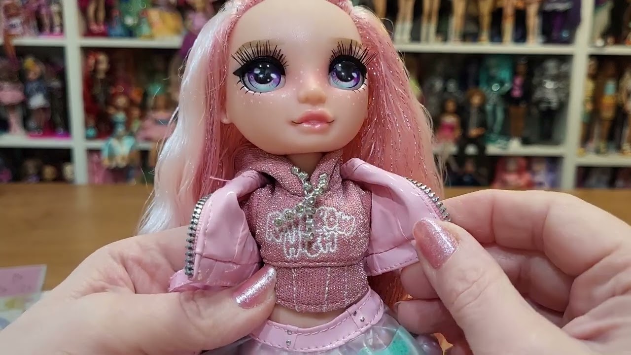 Rainbow High Winter Wonderland Bella!
