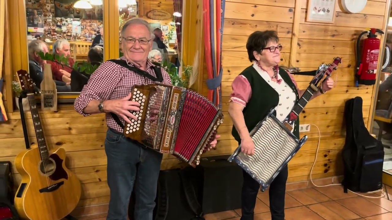 Sänger  u.  Musikantenstammtisch  beim  BS  Friedl  —  14.11.2025  —  Teil. 1