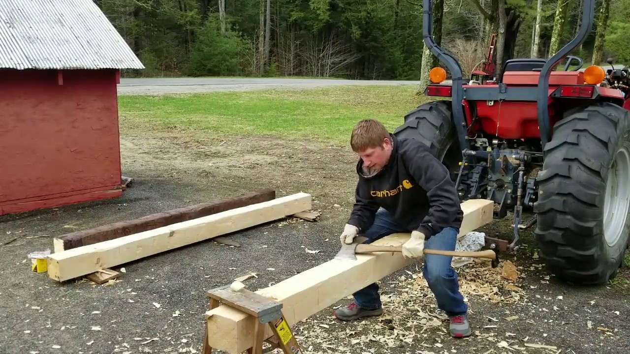 Hand Hewing a Beam ( The Easy Way )