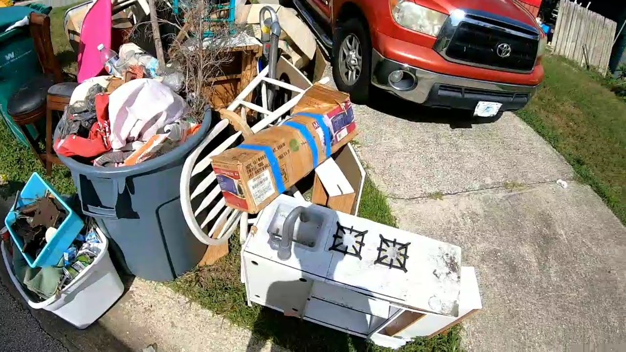 LO QUE TIRAN EN USA MUCHAS COSAS EN LA BASURA