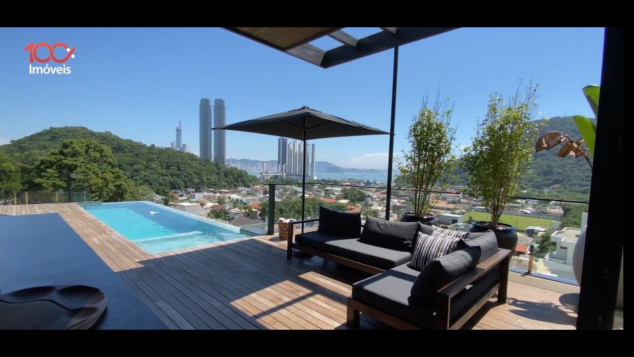 Casa Mobiliada e com vista Mar no Condomínio Bella Vista em Balneário Camboriú com piscina e sauna