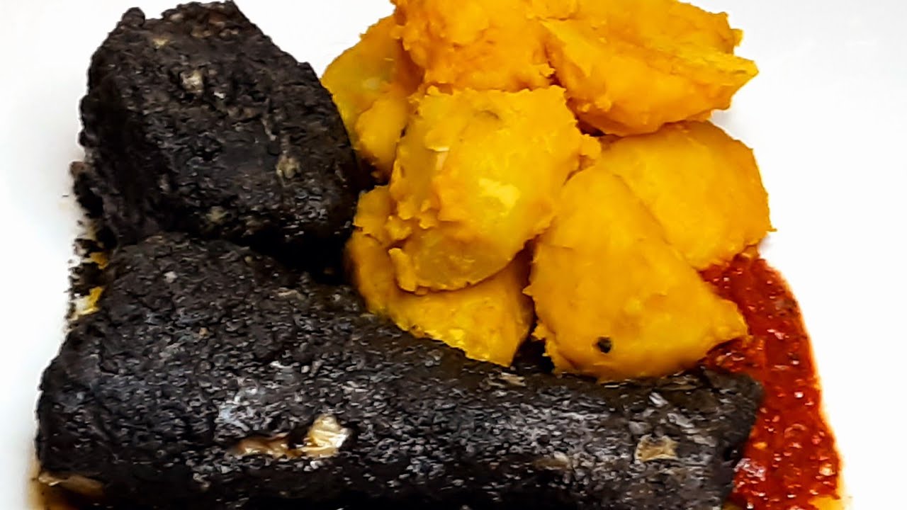 Délicieux Mbongo Tchobi de machoiron 😋😋😋😋 - La sauce noire du 237 -