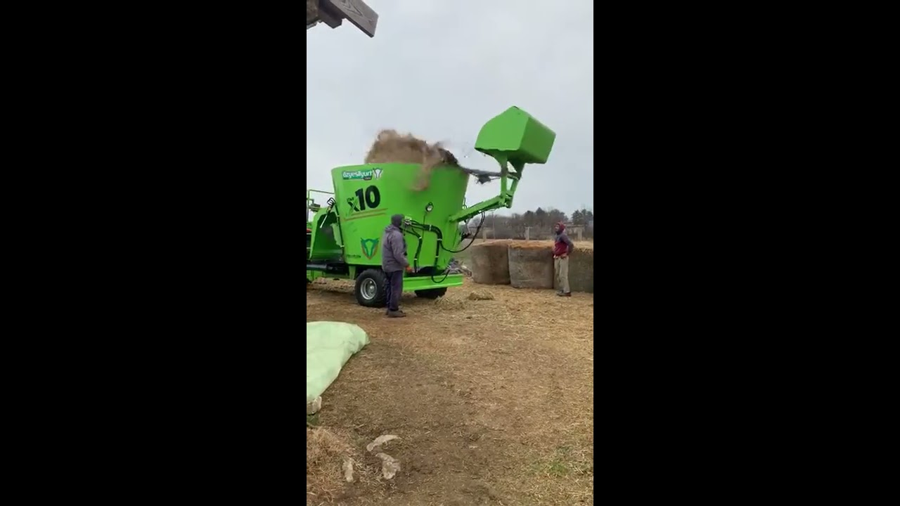 BU ADAMLAR ÇILDIRMIŞ FEED MİXER ( YEM KARMA VE DAĞITMA MAKİNESİ )