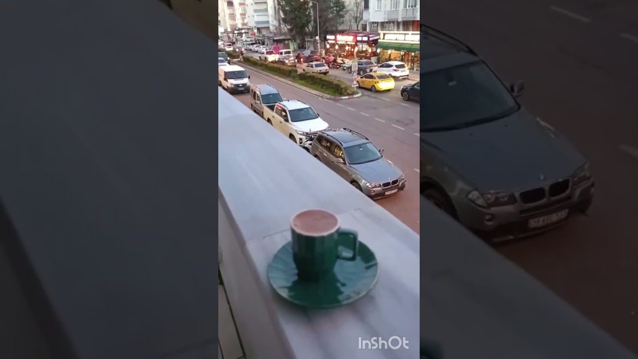 Patates yemeğimi yaptım acılı mis gibi temizliğini yaptım kahvemi içtim biberlerimi ekti 💃☕
