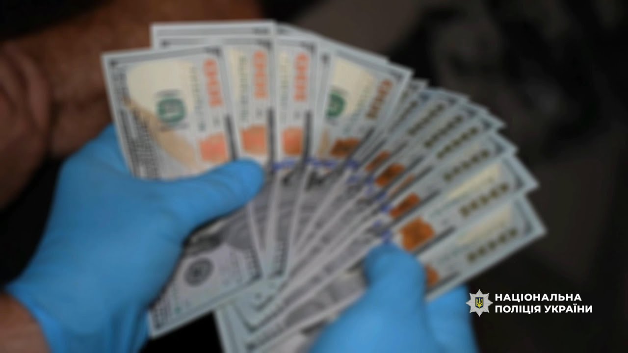 Вимагав хабар за поновлення на службу після СЗЧ: в Одесі затримано посадовця військової частини