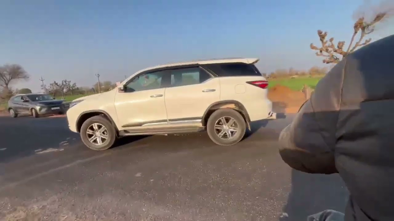 Fortuner car driving #viral #automobile #delhiliving #vlog 
