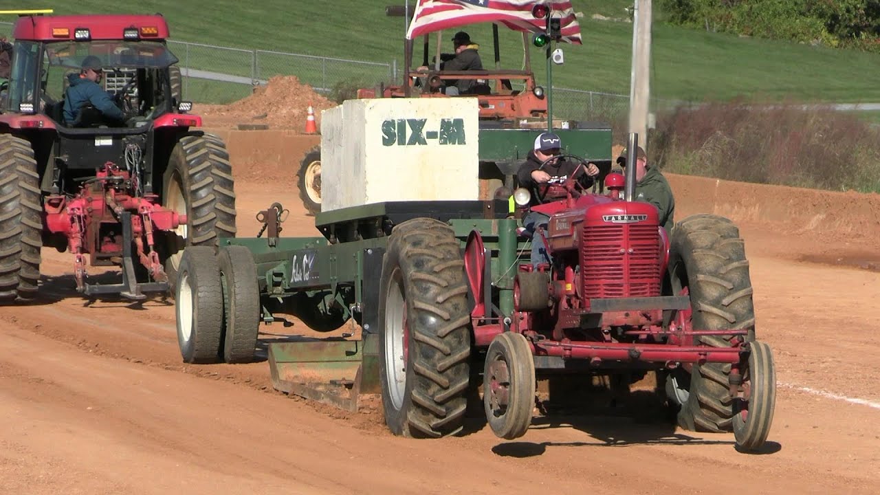 Unleashed Classic And Antique Power Tractor Pulling