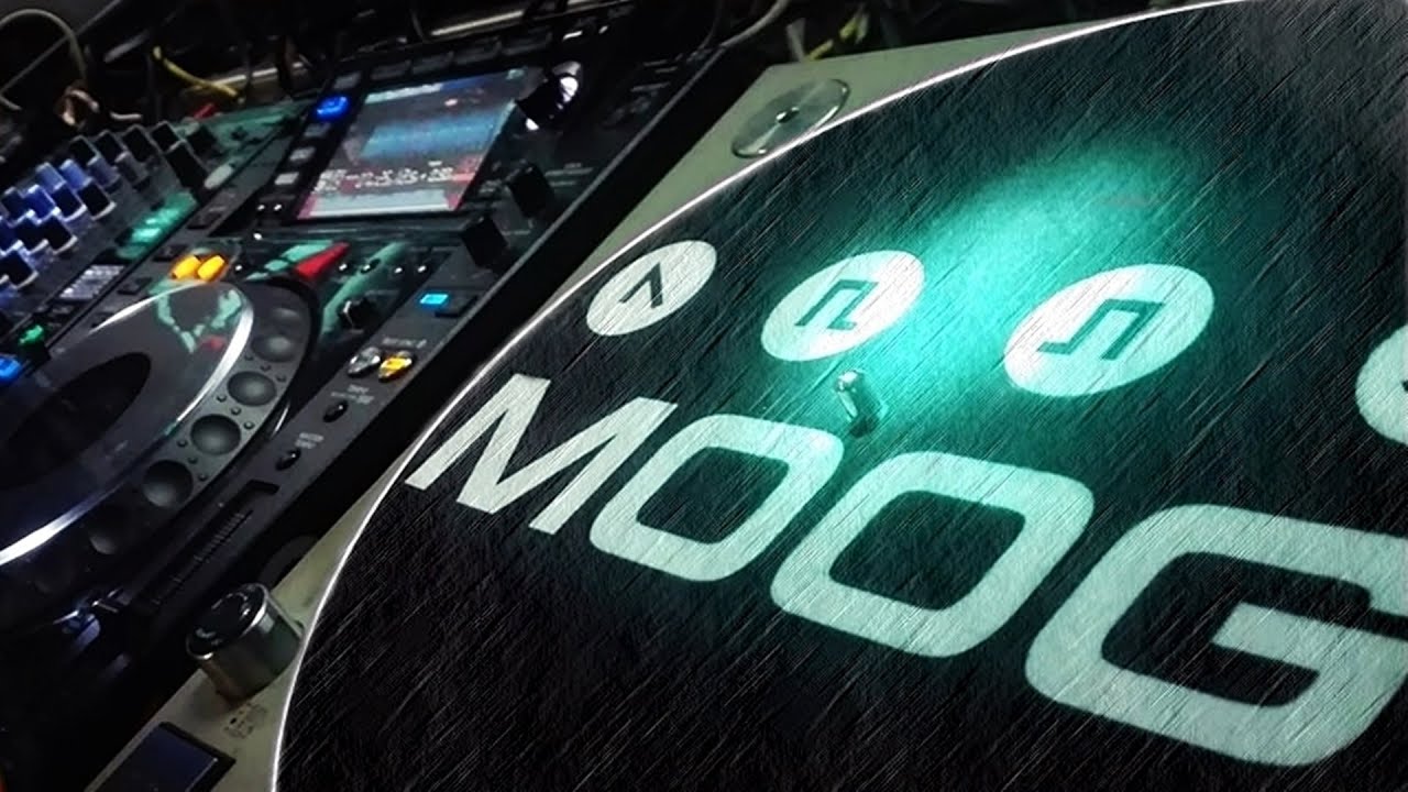 javi Gon@Moog (19.4.2025)