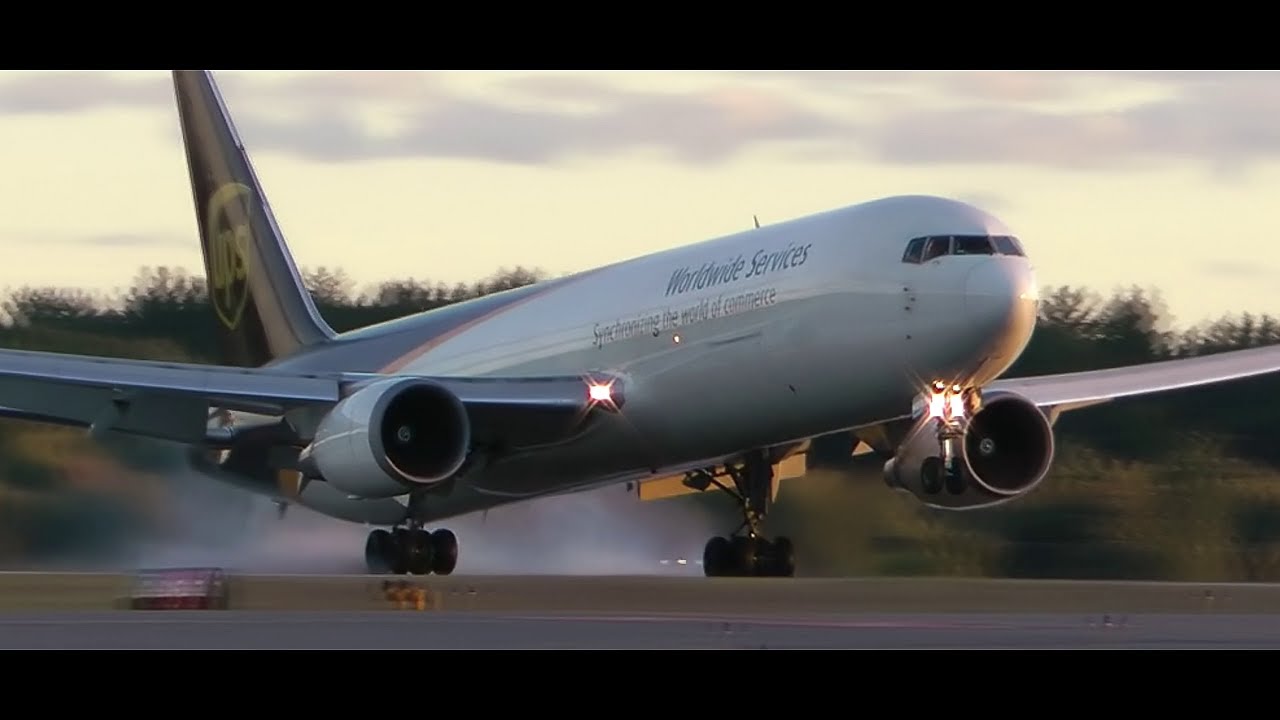 UPS B767-300 Windy Landing