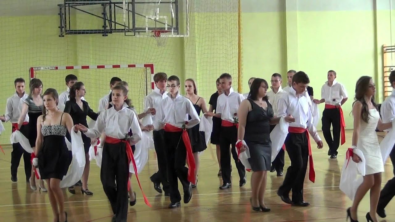 Zakończenie klas III Gimnazjum w Rudnej - Polonez