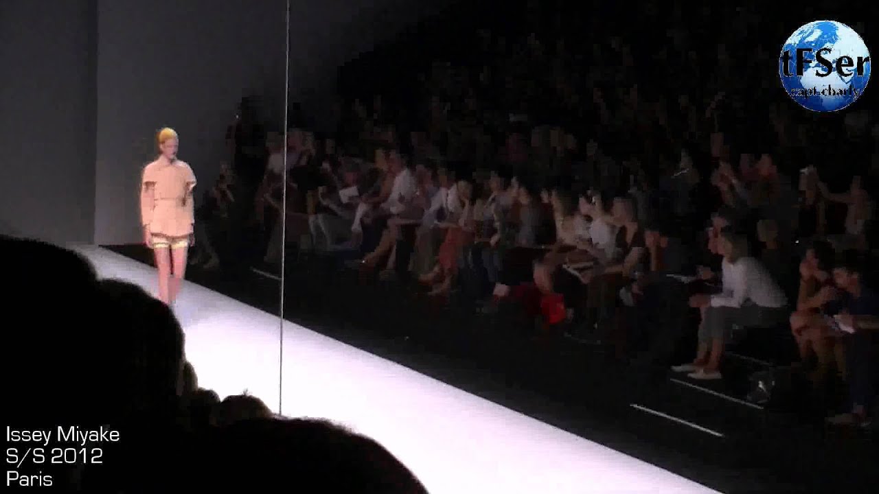 Issey Miyake Spring/Summer 2012 Paris Part 1/2