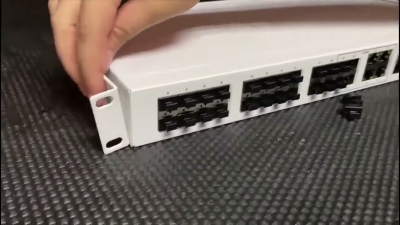 Mostrando nuestro Switch Inteligente MIKROTIK🔥 Modelo: CRS328-4C-20S-4S+R