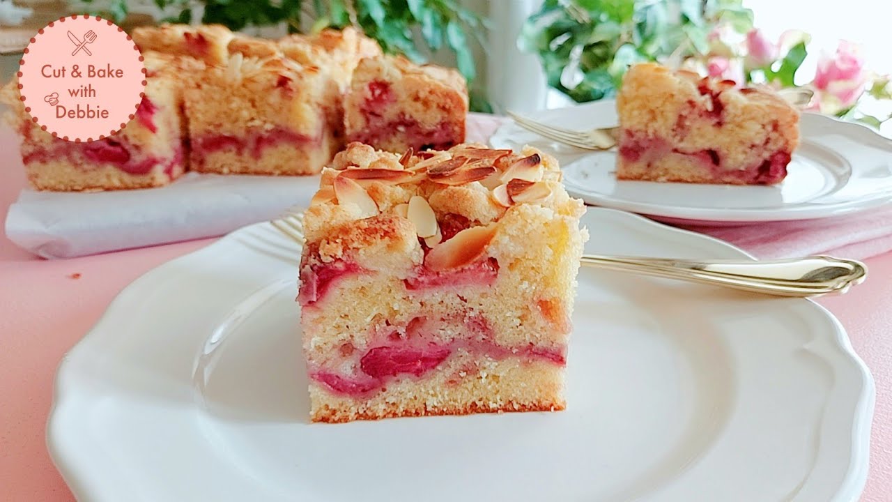 Strawberry Crumble Cake | German Recipe